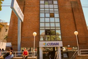 SMU alerta por “grave riesgo asistencial” para recién nacidos ante posible cierre de la maternidad de CUDAM