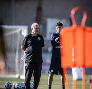 Las variantes de Bielsa para el partido de Uruguay ante Estados Unidos