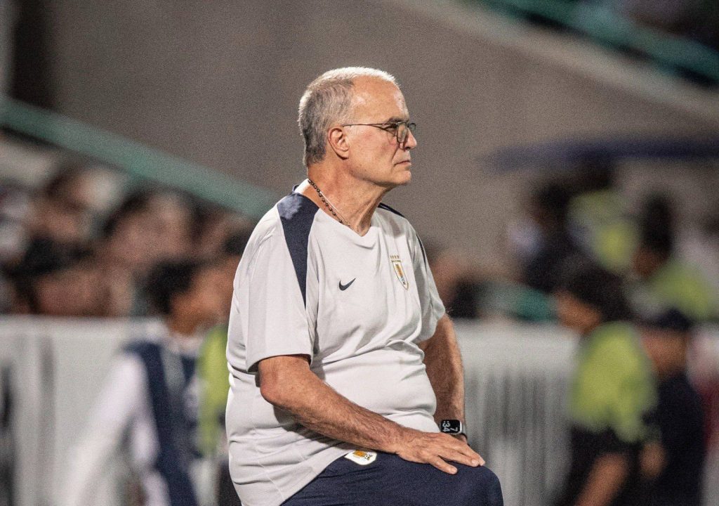 Marcelo Bielsa convocó una conferencia de prensa tras los malos resultados de Uruguay