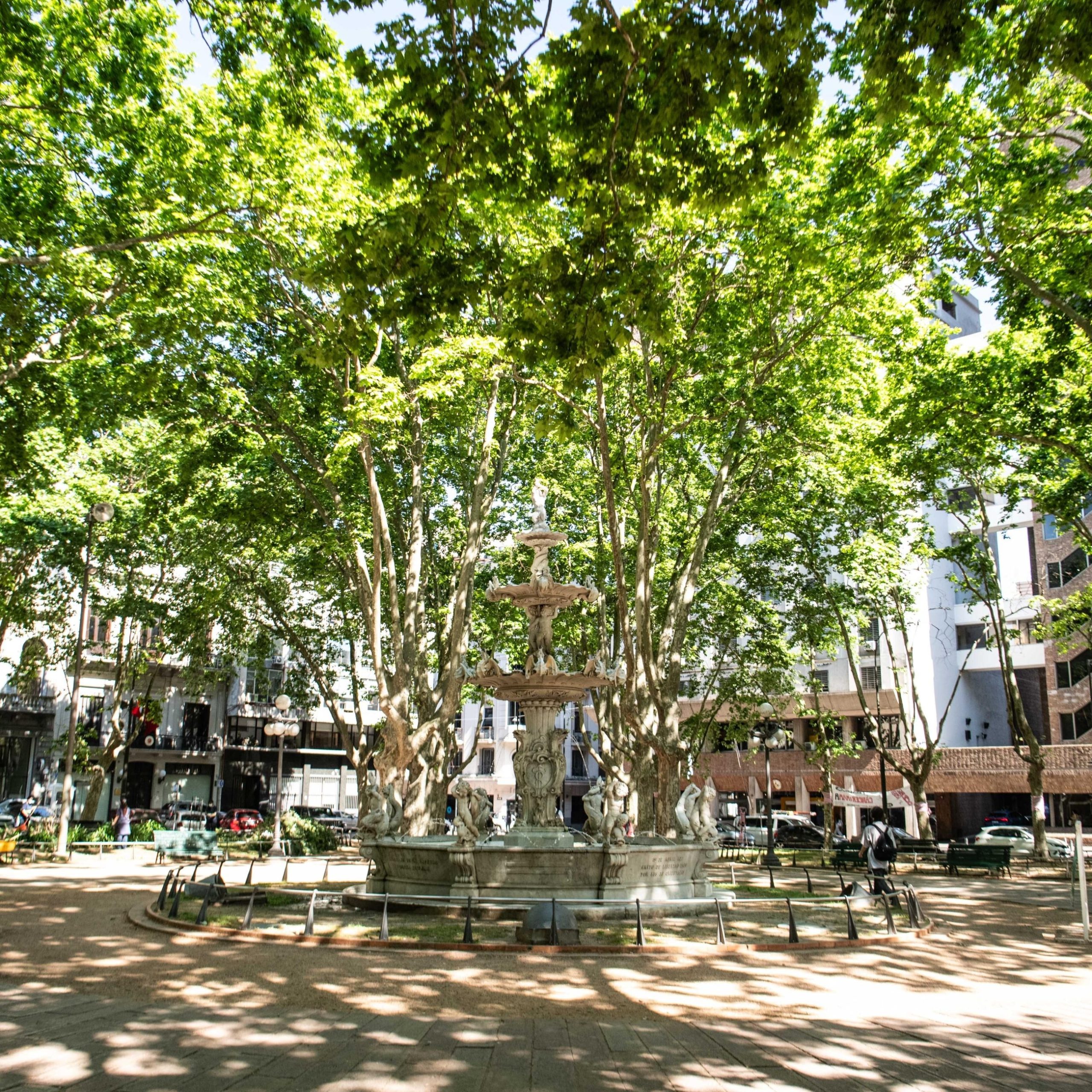 Ciudad Vieja: en un «contexto desafiante», la IM busca una gestión «uno a uno» con vecinos y comerciantes para atender sus necesidades