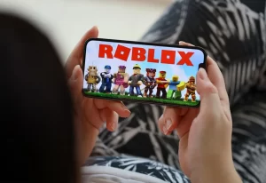 Roblox implementa identificación facial para evitar usurpación y falsificación de identidad en juego online que utilizan niños