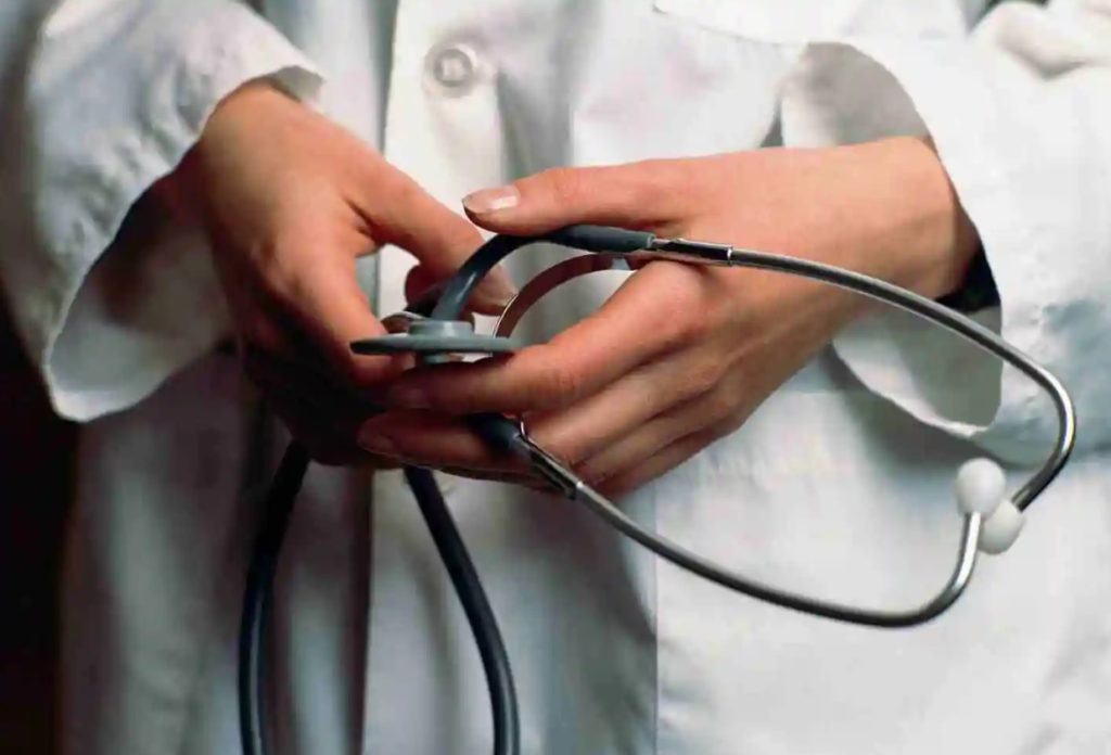 Faltan médicos y sobran kilómetros: La Sociedad de Medicina Rural reclama plan de salud rural