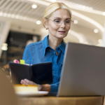 Edadismo en Uruguay: una discriminación silenciosa que golpea a mayores de 40