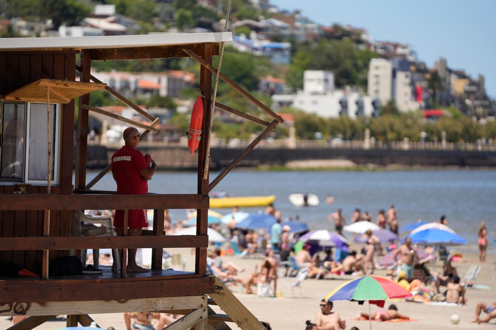 Más turistas, más divisas y foco en pymes: Los ejes del Ministerio de Turismo para este verano, que será uno de los mejores de la historia, según Menoni