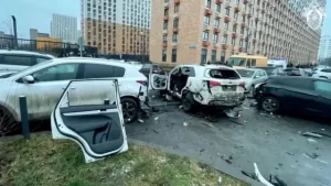 Asesinaron un general con una bomba bajo su auto en Moscú