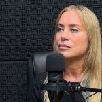 «La ansiedad que genera sacarle el celular a los alumnos es más perjudicial a que lo tengan», dice Carolina Abuchalja, directora de EduSchool