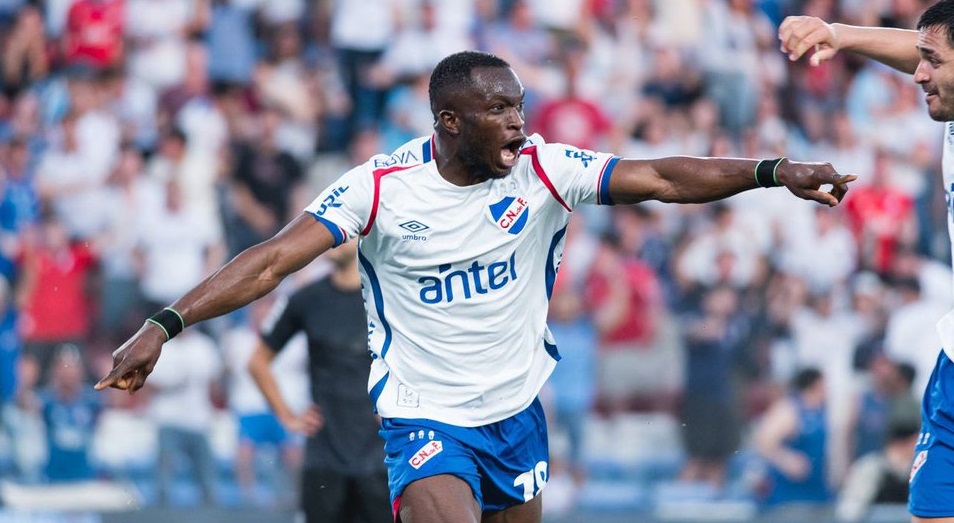 Ebere seguirá jugando en Nacional en 2026