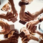 Prohibición de redes sociales a menores: Trenchi advierte que el problema no son las pantallas sino la crianza