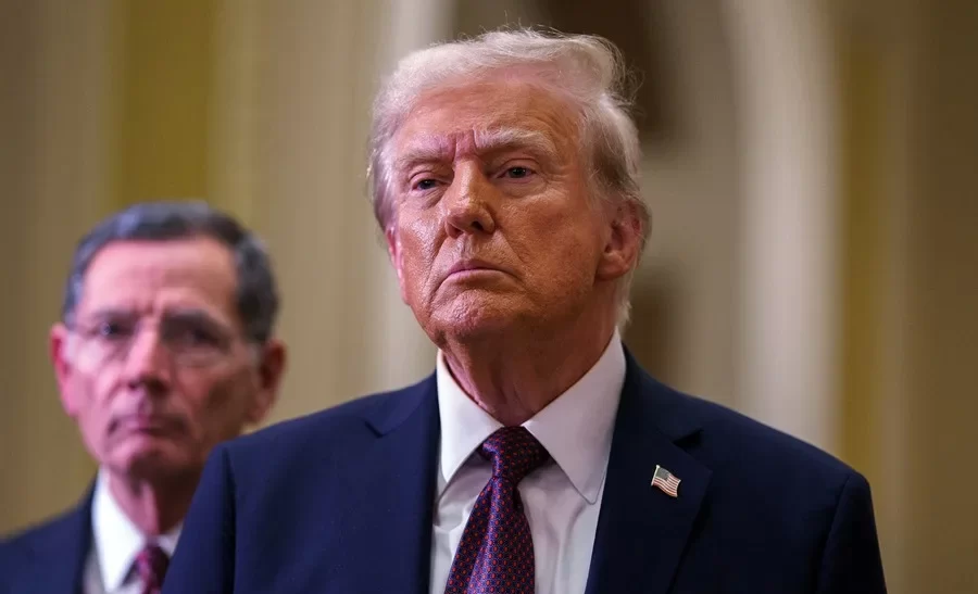 Trump ejerce más presión sobre Maduro con sanciones familiares