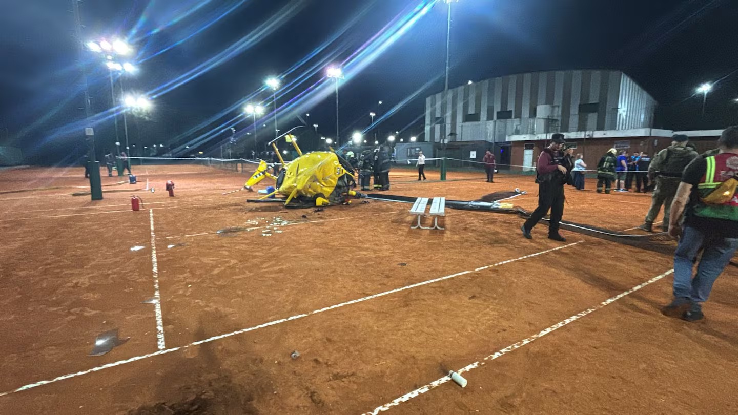 Cayó un helicóptero en una cancha de tenis en Palermo: hay 3 personas heridas
