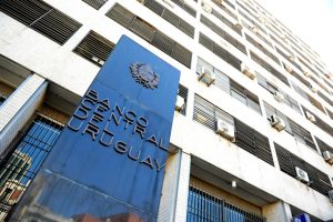 Banco Central baja la tasa de interés por menor crecimiento