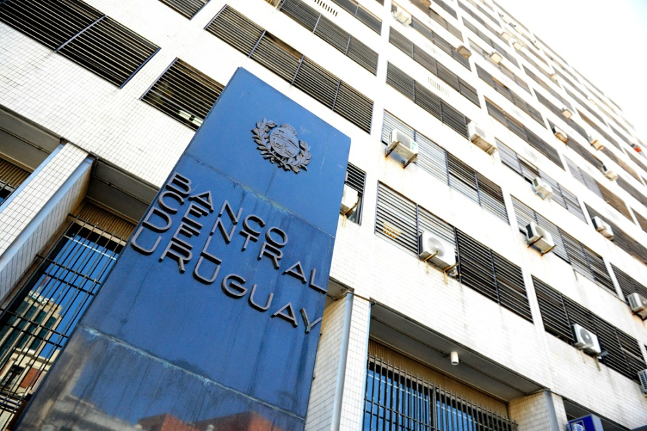 Banco Central baja la tasa de interés por menor crecimiento