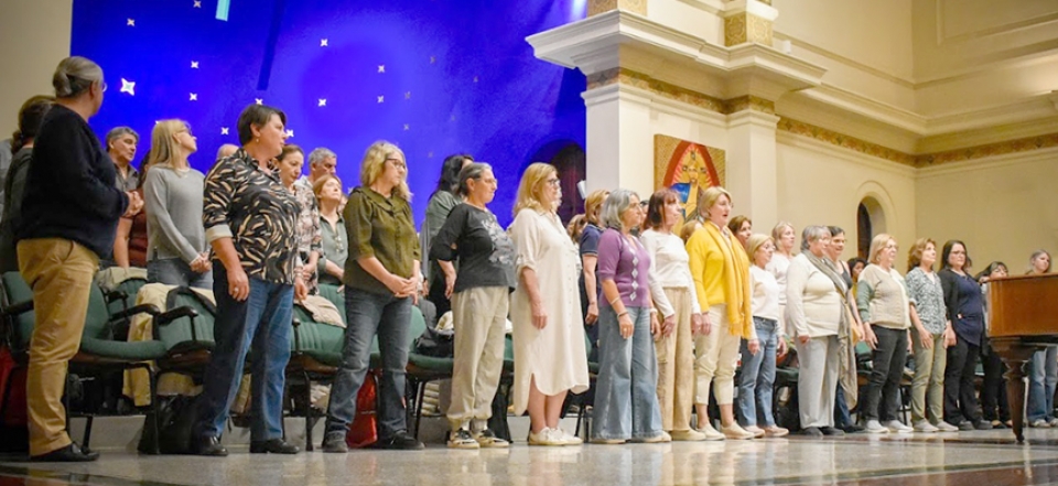 A 60 años del estreno mundial, la Misa Criolla vuelve a Mercedes: La historia detrás del proyecto que reúne a más de cien voces