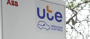 Advierten por “saturación” de terminales de carga de autos eléctricos en temporada de verano en el este
