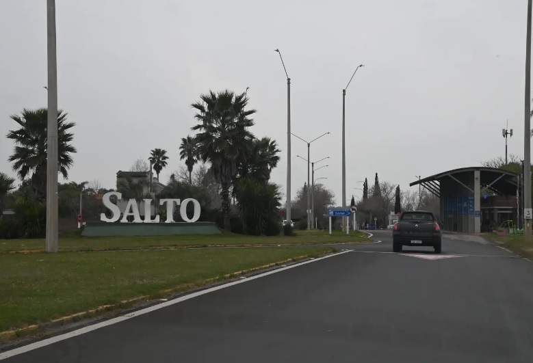 Salto evalúa prohibir alcohol y marihuana en plazas, y proyecta US$ 60 millones en obras de infraestructura