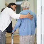 Trabajadoras dedicadas a los cuidados | El análisis del Dr. Rodrigo Deleón