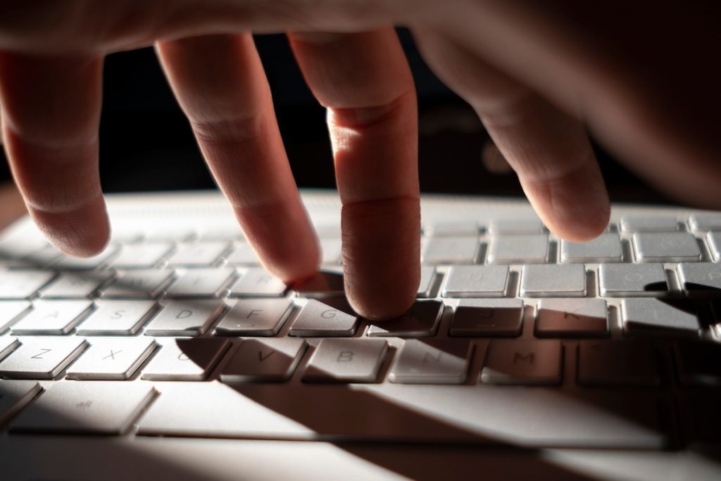 Demanda laboral creció en 2025 impulsada por tecnologías de la información