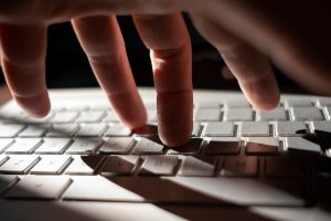 Demanda laboral creció en 2025 impulsada por tecnologías de la información