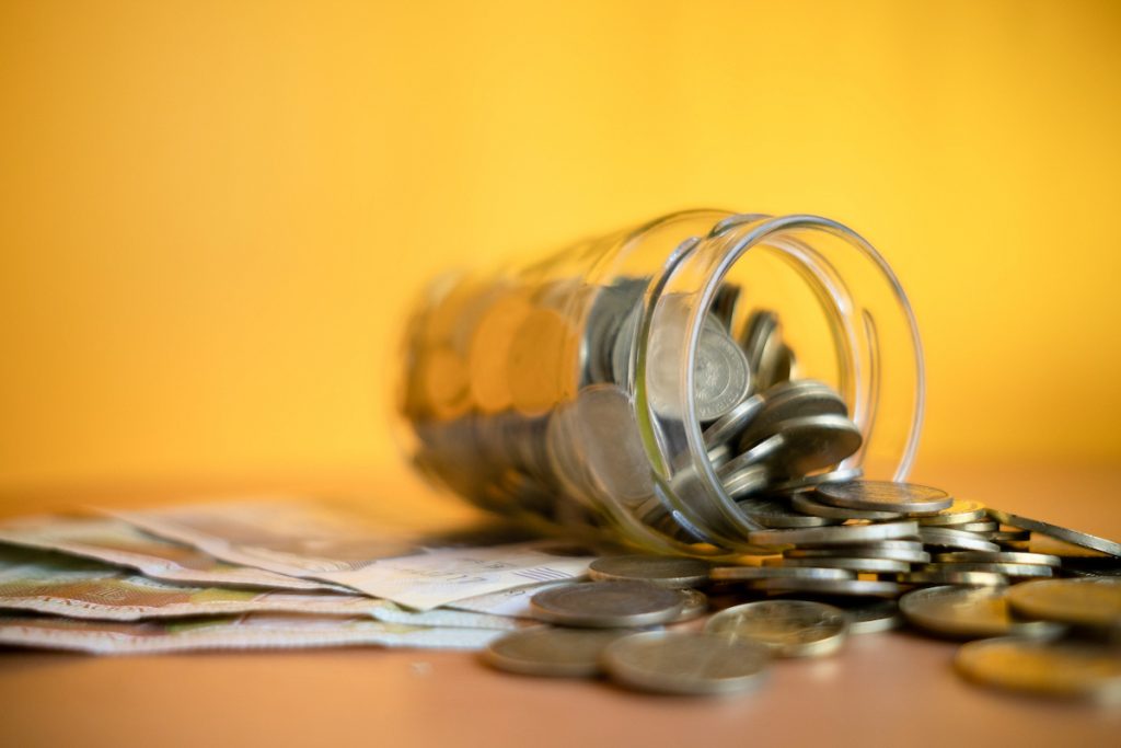 ¿Recaudar más o achicar?