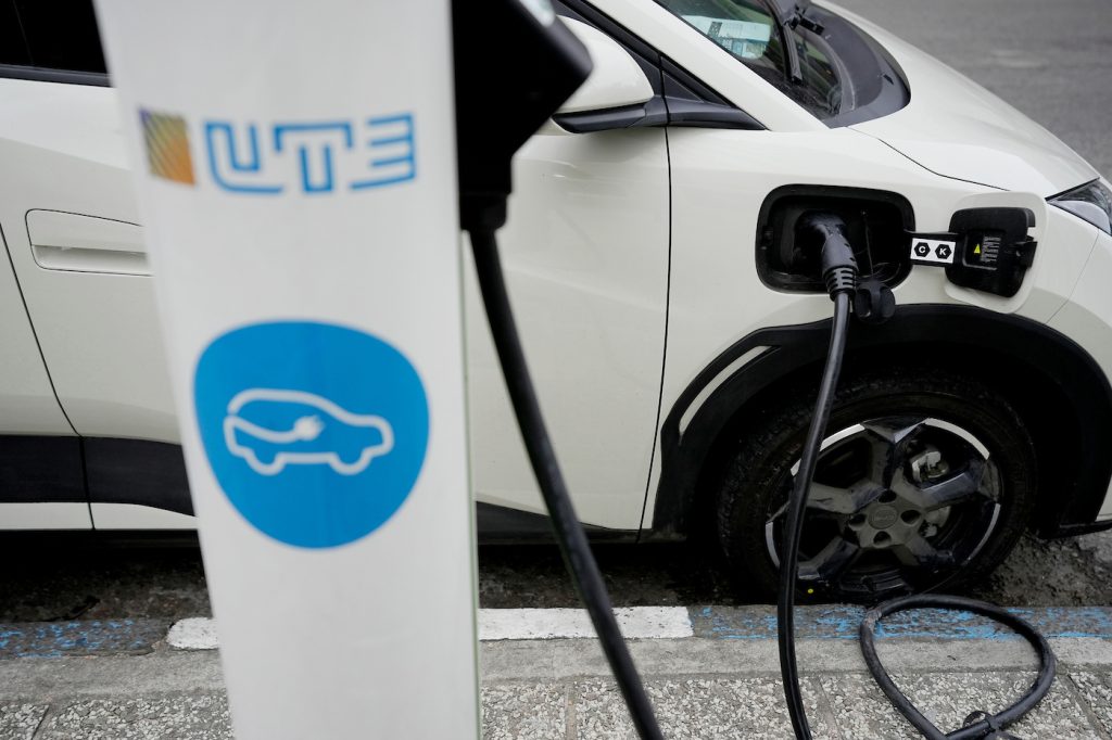 La movilidad eléctrica consolida su crecimiento en Uruguay, pero enfrenta desafíos de infraestructura