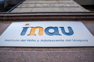 Cuestionan cargos de confianza política de directores del FA y PC del INAU a través de programa de Naciones Unidas