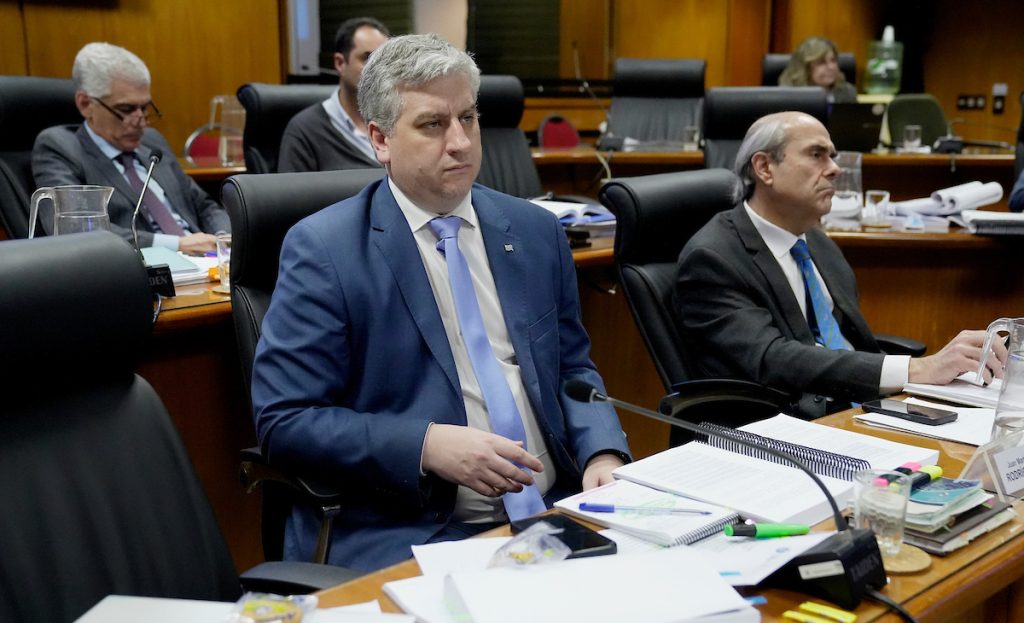 Diputado blanco denunció amiguismo del FA con régimen de Venezuela