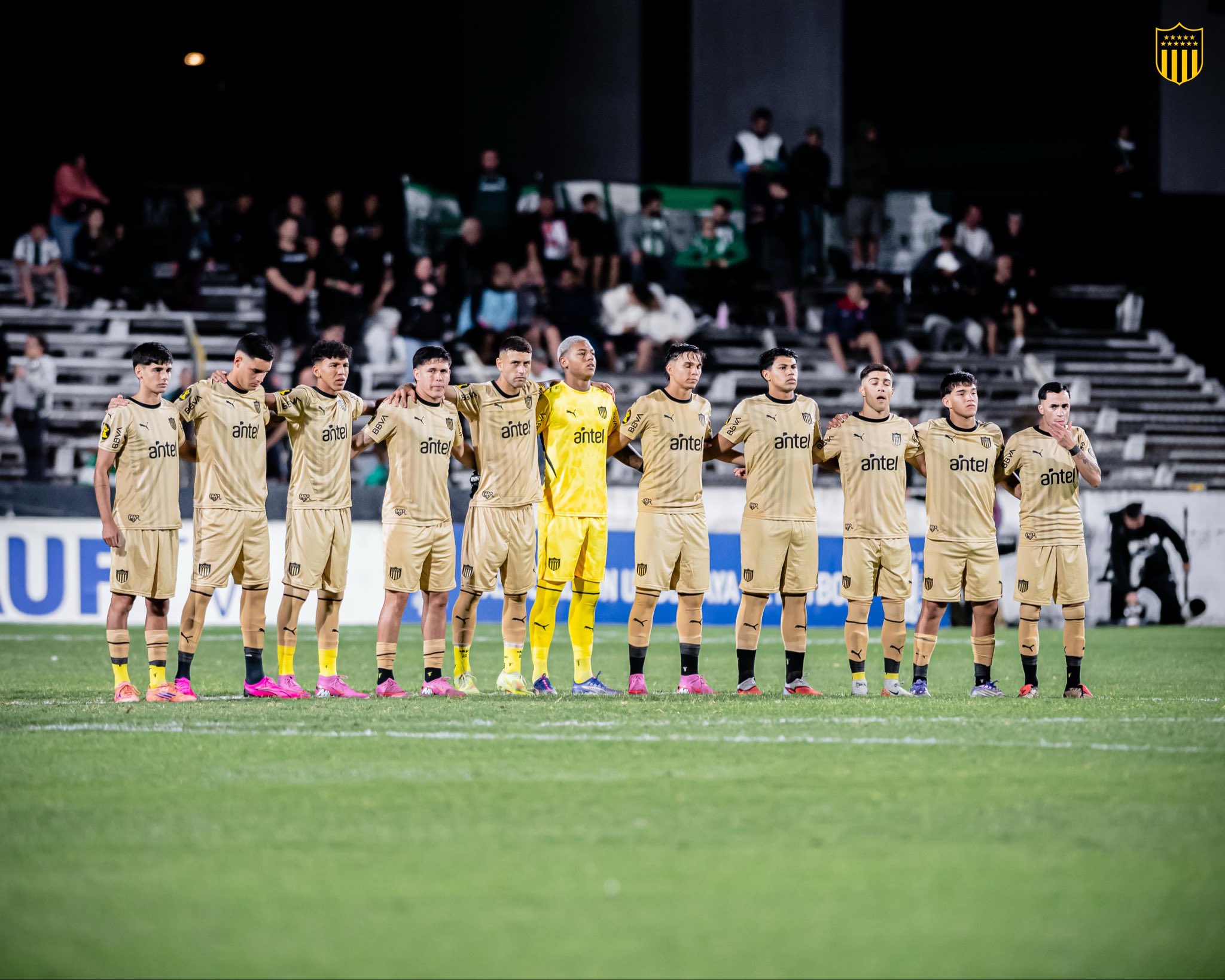 Peñarol enfrenta hoy a Colo Colo por la Serie Río de la Plata