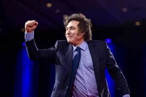 Milei viaja a Mar del Plata y luego comienza con viajes por el interior de Argentina