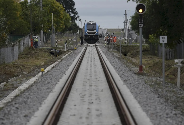 Nuevo accidente fatal en cruce ferroviario de Florida: Joven de 28 años murió luego de no respetar señalización
