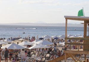 Reposeras y sombrillas en las playas de Maldonado: cuál es la normativa vigente | Análisis del Estudio Posadas