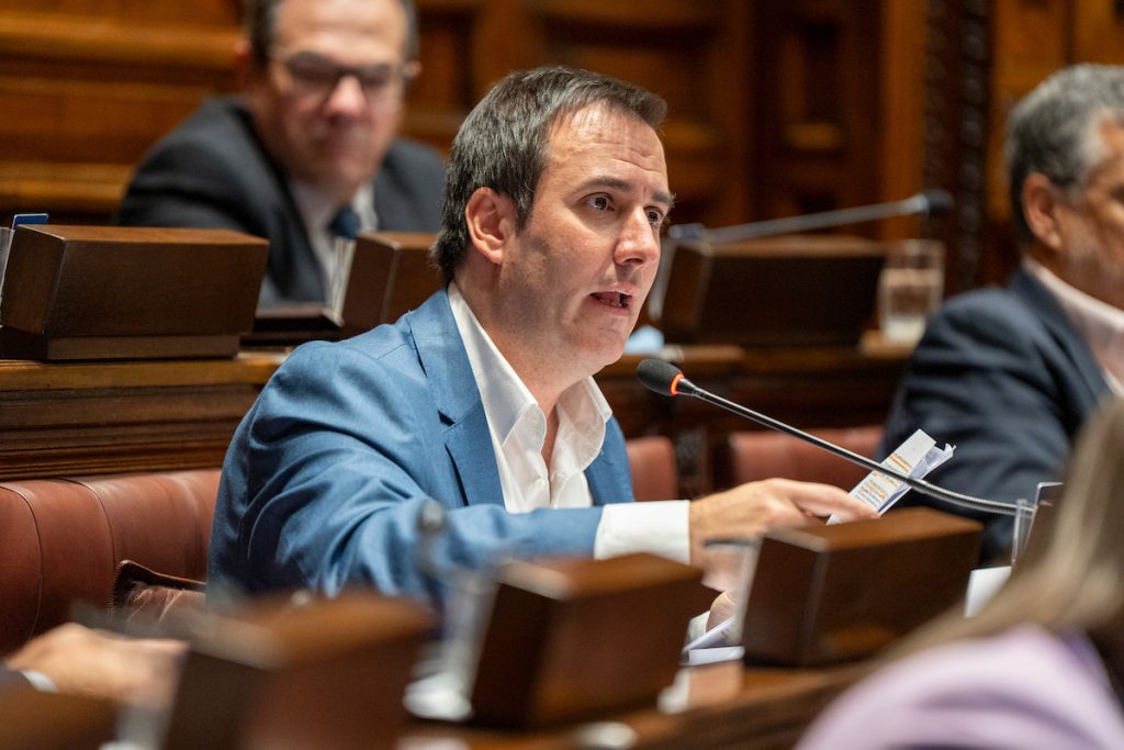 Siete colorados dieron voto para ley contra lavado de activos pero marcaron diferencias