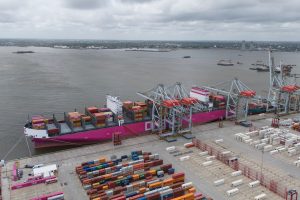 Barco canceló ingreso al Puerto de Montevideo por paro del Supra