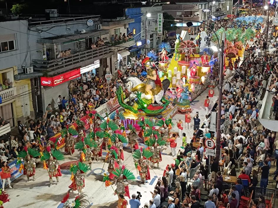 Con 20 mil personas por noche previstas, el carnaval de Artigas ajusta detalles tras el temporal