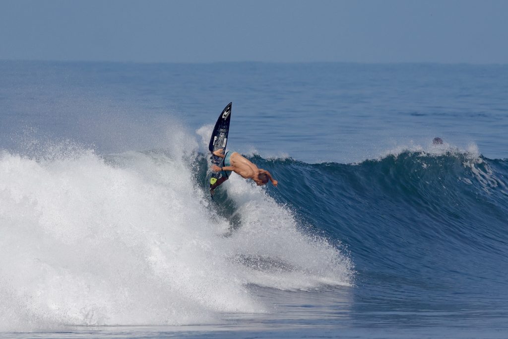 Martín Ottado sueña con hacer historia y llevar al surf uruguayo a los Juegos Olímpicos