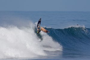 Martín Ottado sueña con hacer historia y llevar al surf uruguayo a los Juegos Olímpicos