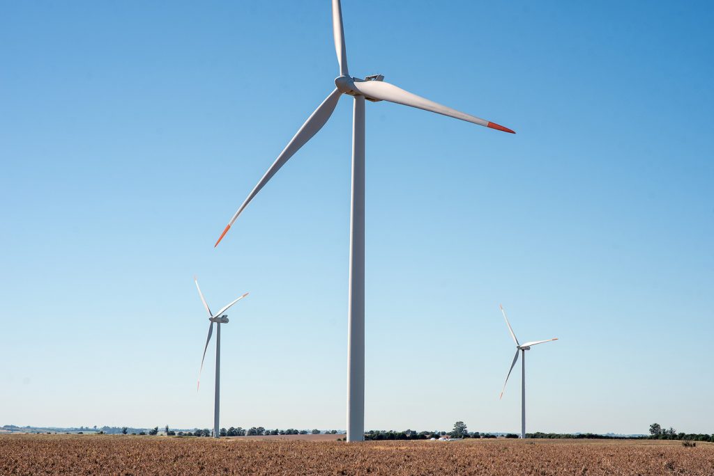 La nueva era de la electricidad: el mundo demandará 50% más energía y Uruguay enfrenta una oportunidad estratégica