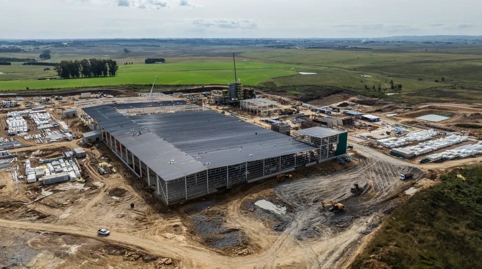 Más de once mil personas se inscribieron para trabajar en la nueva planta industrial de Lumin en Melo