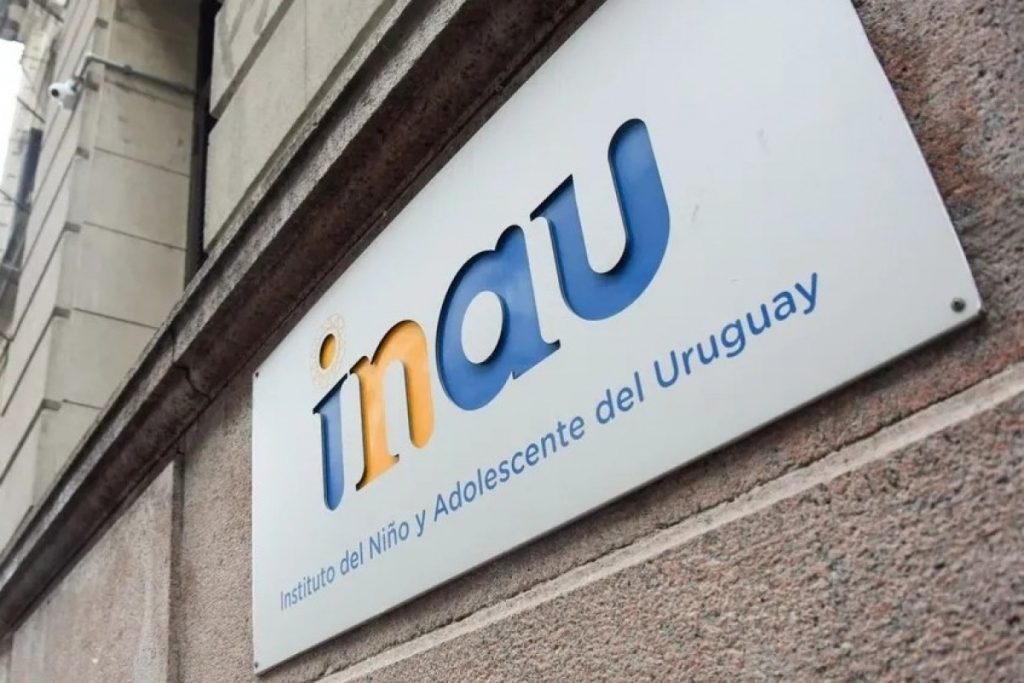 Cuestionan rol de asesora de presidenta del INAU en contratación con Universidad Argentina