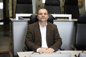 Zuvela: “Los que saben dicen que la obra del sistema de transporte es equiparable a la construcción de la rambla”