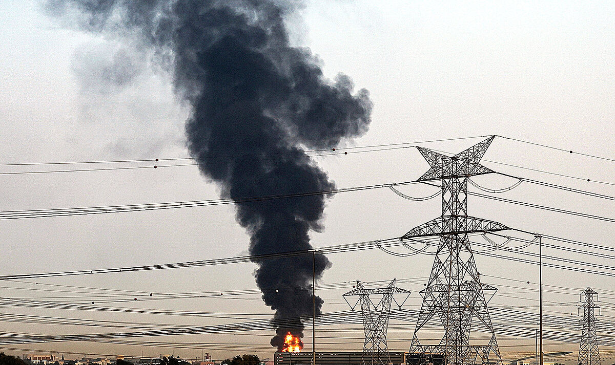 Guerra y petróleo: Ataques a refinerías disparan la tensión global y presionan los mercados energéticos