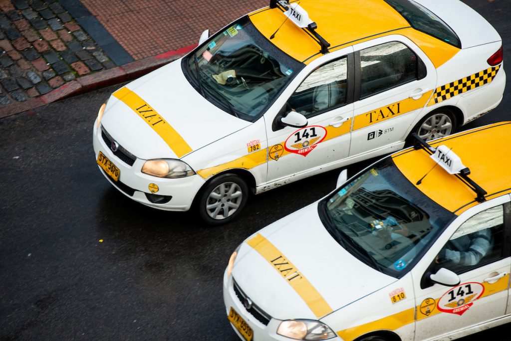 ASSE busca bajar costos y genera un nuevo negocio para los taxis: trasladar pacientes de salud pública