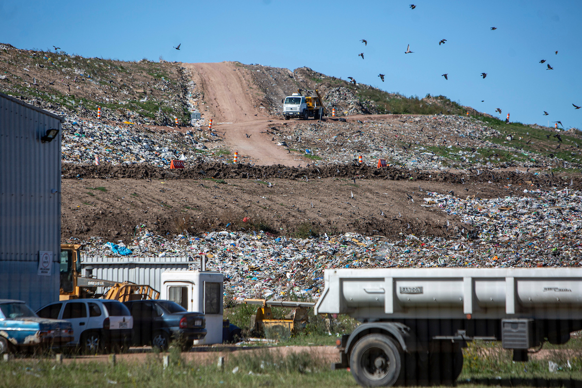 Concejal de Empalme Olmos rechaza instalación de megabasurero; juntan firmas para suspender iniciativa