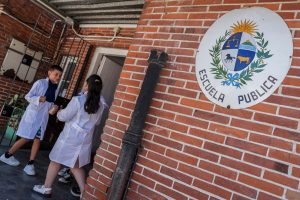 ANEP inicia el año lectivo con 3.000 centros abiertos, más comedores y foco en la asistencia