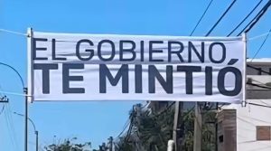 Batalla de pasacalles entre oficialismo y oposición