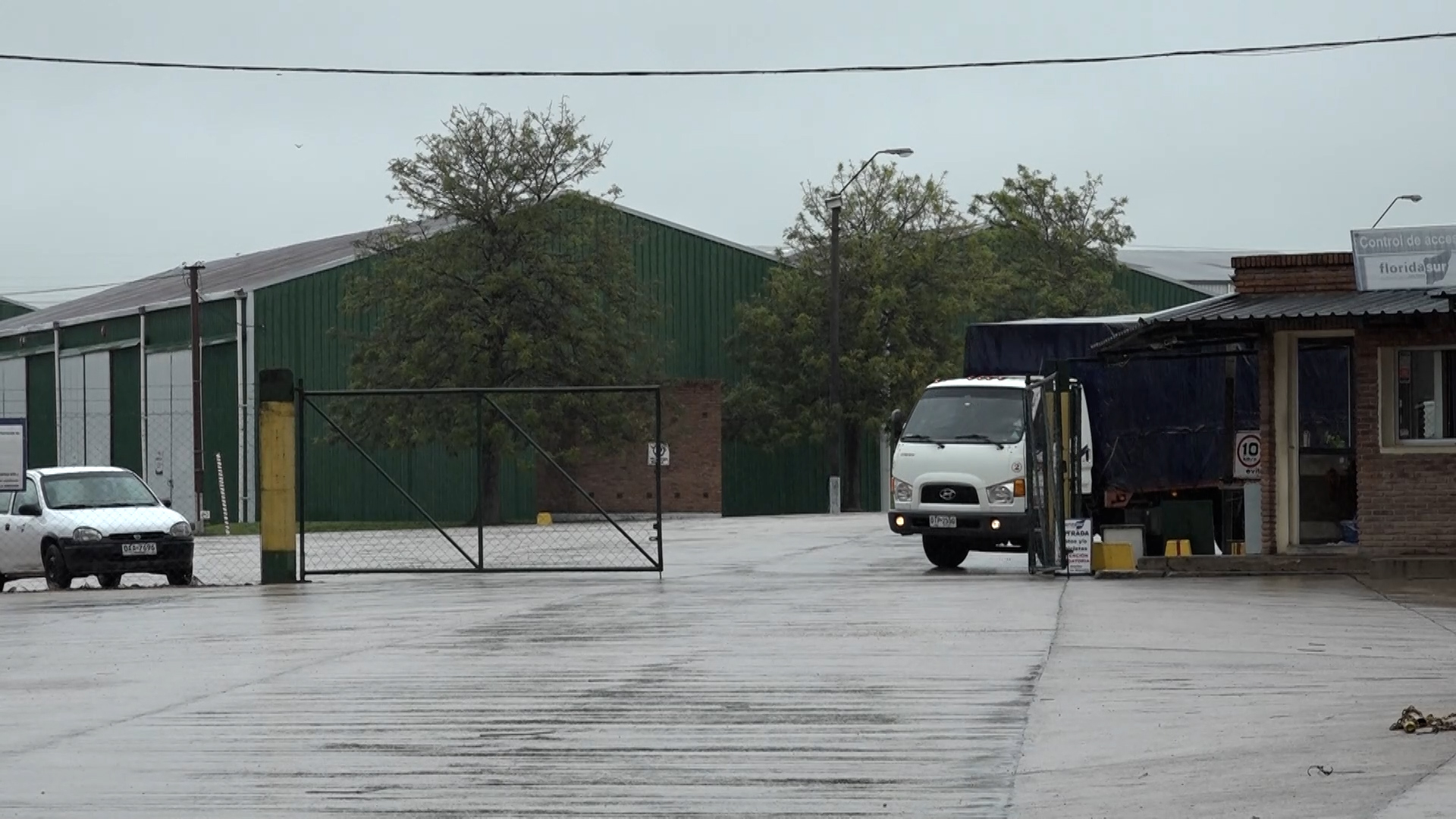 Cierre abrupto de tabacalera en Florida: Trabajadores con pagos atrasados y sin amparo