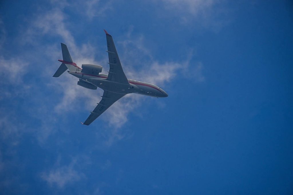Avión de la Fuerza Aérea Brasileña sobrevoló Salto para medir radares en el norte del país