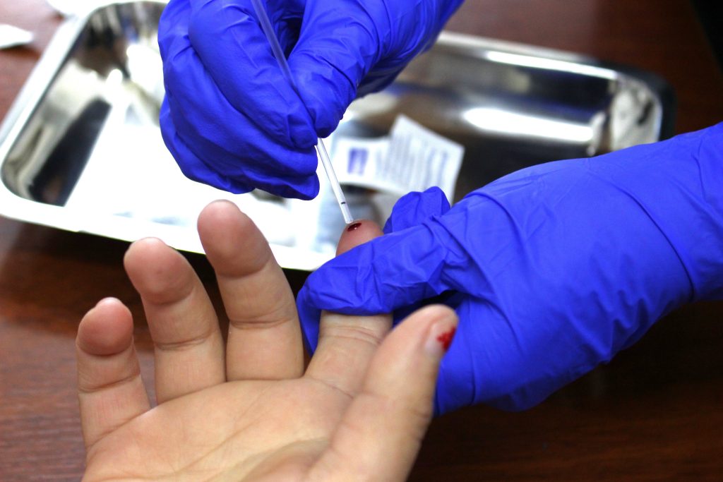 Proyecto “Vidas Positivas” busca promover prevención del VIH y acceso a la salud en cinco departamentos