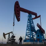 Sigue subiendo el petróleo ante ataques a instalaciones gasiferas