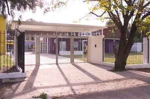 Denuncian agresión de maestra a alumnos en escuela de Colón; madre sostiene que niños “tenían marcas en los brazos”