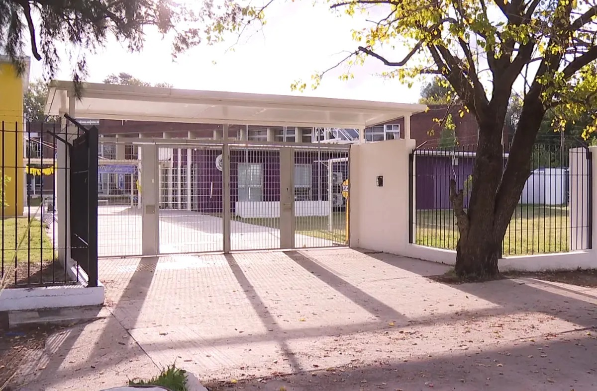 Denuncian agresión de maestra a alumnos en escuela de Colón; madre sostiene que niños “tenían marcas en los brazos”